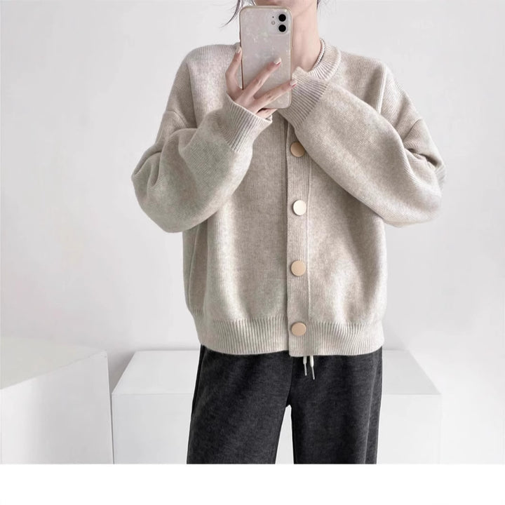 Damen Oversized Strickjacke mit großen Holzknöpfen und weitem Schnitt Eva Jonsson-Eva Jonsson