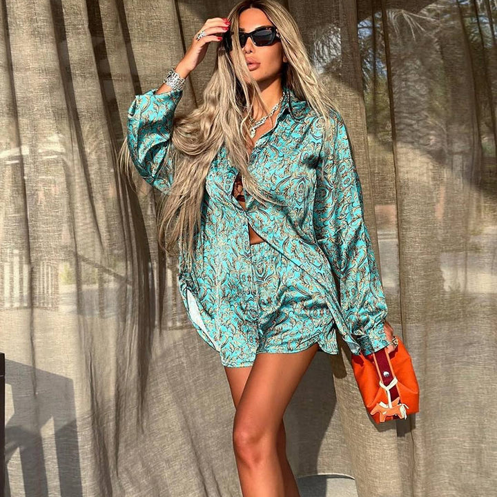 Damen Oversized skjortklänning i satinerat tyg med paisleymönster Mirla-Eva Jonsson