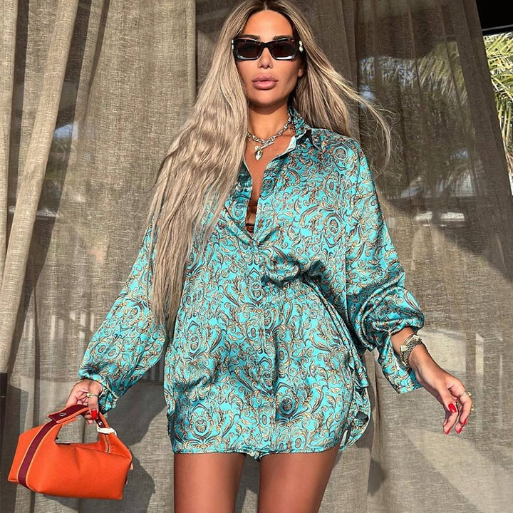 Damen Oversized skjortklänning i satinerat tyg med paisleymönster Mirla-Eva Jonsson
