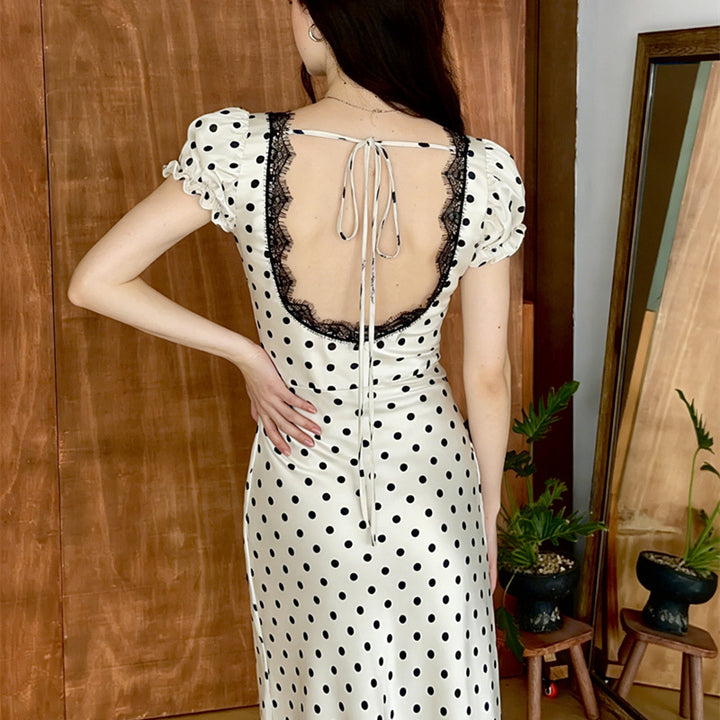 Damen Polka Dot Maxikleid mit eleganten Rüschendetails und nostalgischem Ausschnitt Mirla-Eva Jonsson