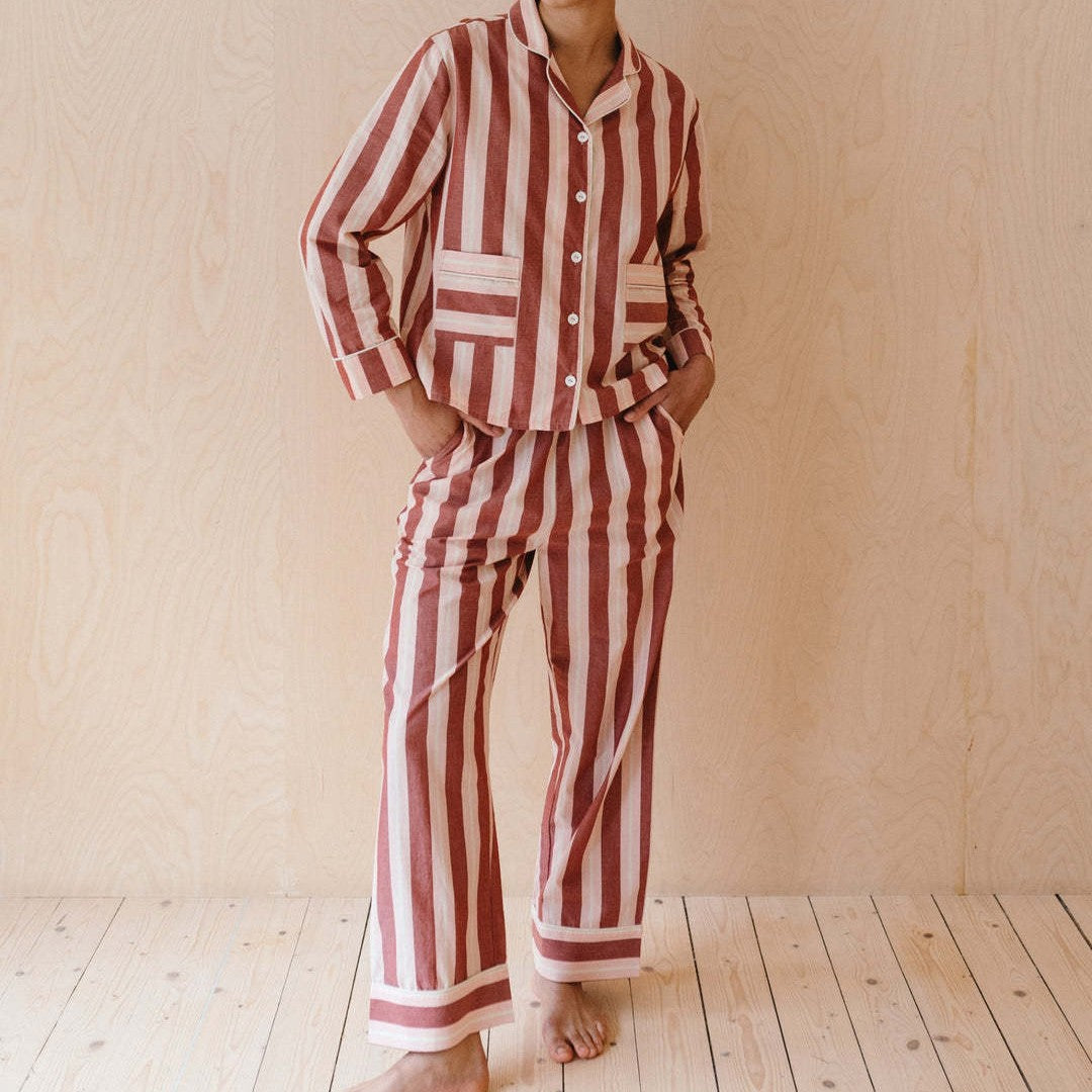 Damen Pyjama-set med modernt randigt mönster Eva Jonsson-Eva Jonsson