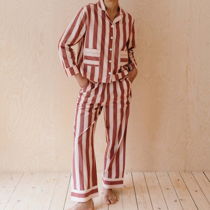 Damen Pyjama-set med modernt randigt mönster Eva Jonsson-Eva Jonsson