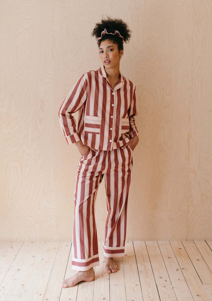 Damen Pyjama-set med modernt randigt mönster Eva Jonsson-Eva Jonsson