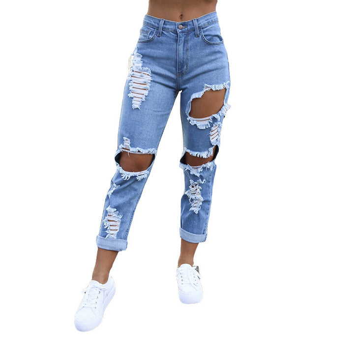 Damen Ripped Mom Jeans i avslappnad streetstyle Mirla-Eva Jonsson