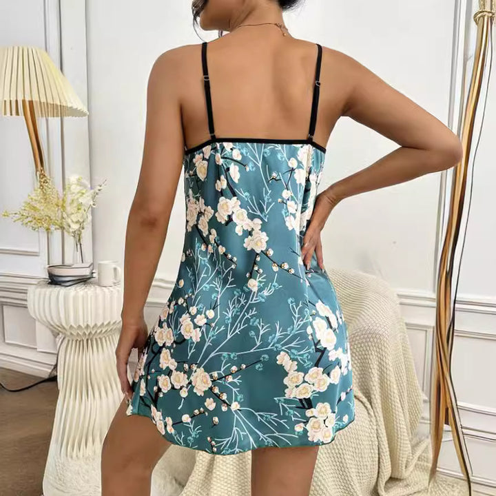 Damen Satin Nachthemd mit zartem Blumendruck und Spaghettiträgern Mirla-Eva Jonsson