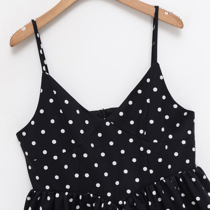 Damen Sommerliches Spaghettiträgerkleid mit verspieltem Punkte-Design und fließendem Schnitt Mirla-Eva Jonsson