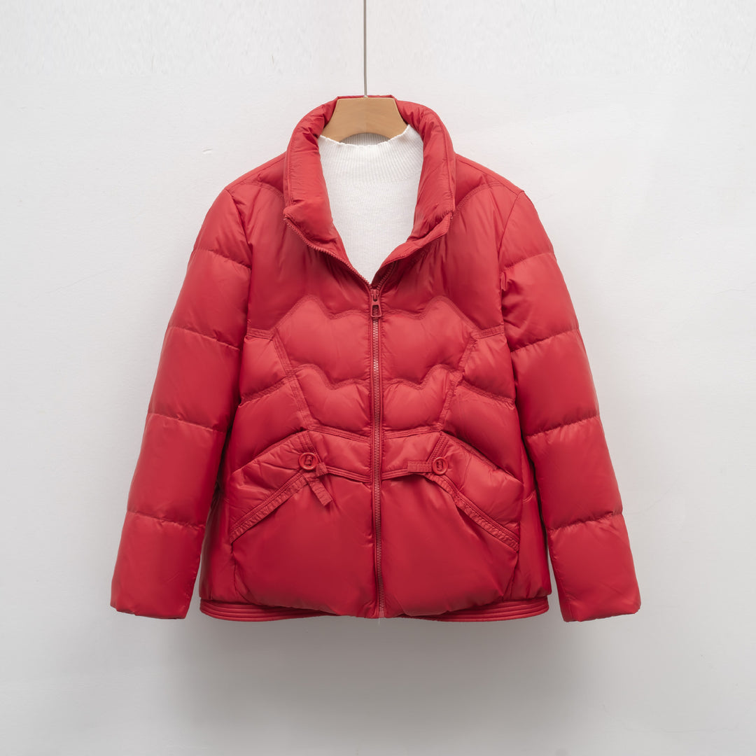 Damen Steppjacke mit dekorativen Knopfdetails und hohem Kragen Mirla-Eva Jonsson