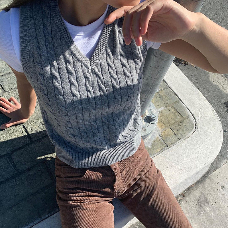 Damen Stickad Crop Top med V-hals och flätmönster Mirla-Eva Jonsson
