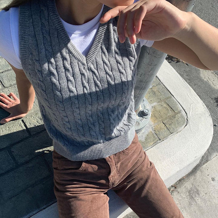 Damen Stickad Crop Top med V-hals och flätmönster Mirla-Eva Jonsson