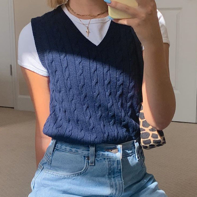 Damen Stickad Crop Top med V-hals och flätmönster Mirla-Eva Jonsson