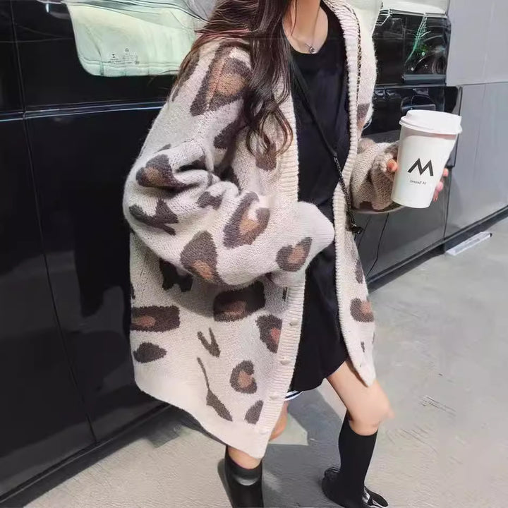 Damen Strickcardigan mit auffälligem Leopardenmuster und großzügigem Schnitt Mirla-Eva Jonsson