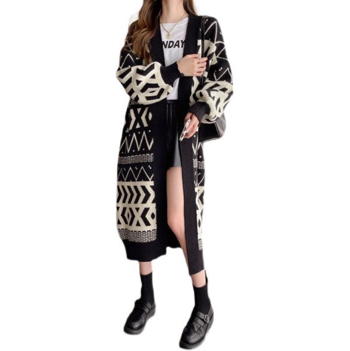 Damen Strickcardigan mit geometrischem Muster und knöpfbarem Design Mirla-Eva Jonsson