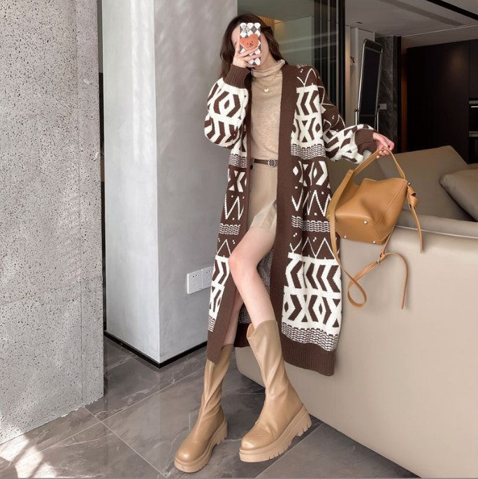 Damen Strickcardigan mit geometrischem Muster und knöpfbarem Design Mirla-Eva Jonsson