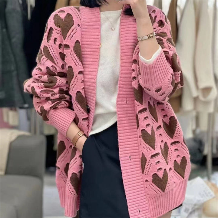 Damen Strickjacke mit Herzmotiv und luxuriösem Schnitt Mirla-Eva Jonsson