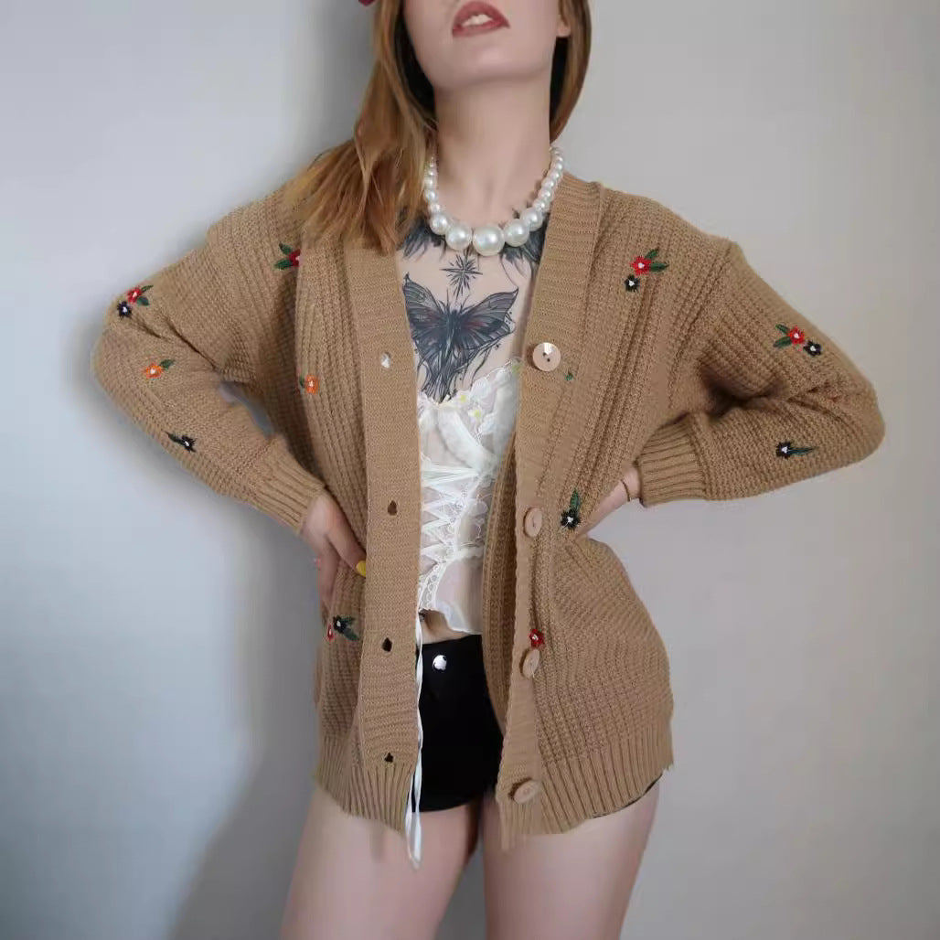 Damen Strickjacke mit buntem Blumenstickereien Mirla-Eva Jonsson