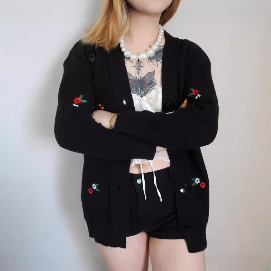 Damen Strickjacke mit buntem Blumenstickereien Mirla-Eva Jonsson