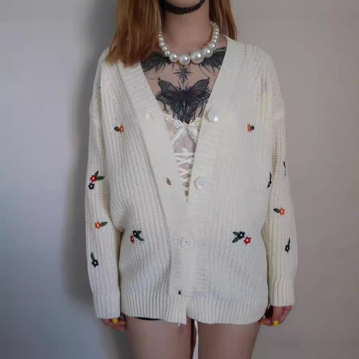 Damen Strickjacke mit buntem Blumenstickereien Mirla-Eva Jonsson