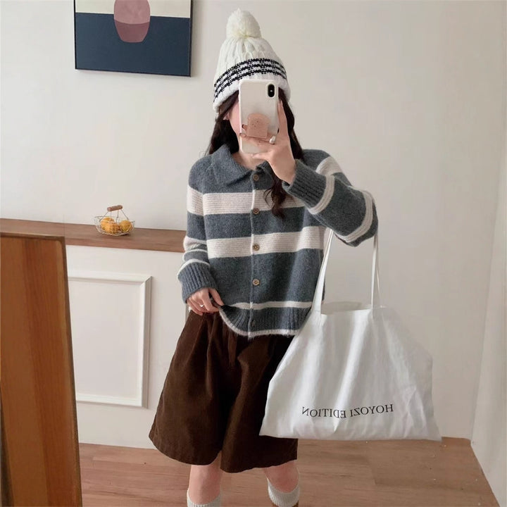Damen Strickjacke mit charakteristischem Kragen und modischen Blockstreifen Mirla-Eva Jonsson