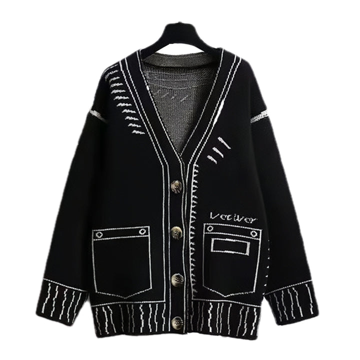 Damen Strickjacke mit einzigartigem grafischen Design und hochwertigen Knopfdetails Mirla-Eva Jonsson