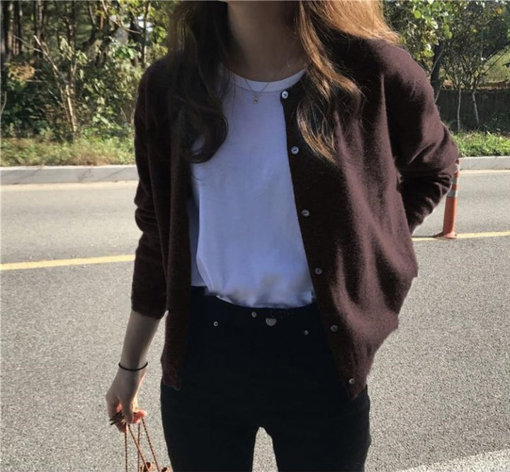 Damen Strickjacke mit feiner Textur und eleganten Knopfdetails Mirla-Eva Jonsson