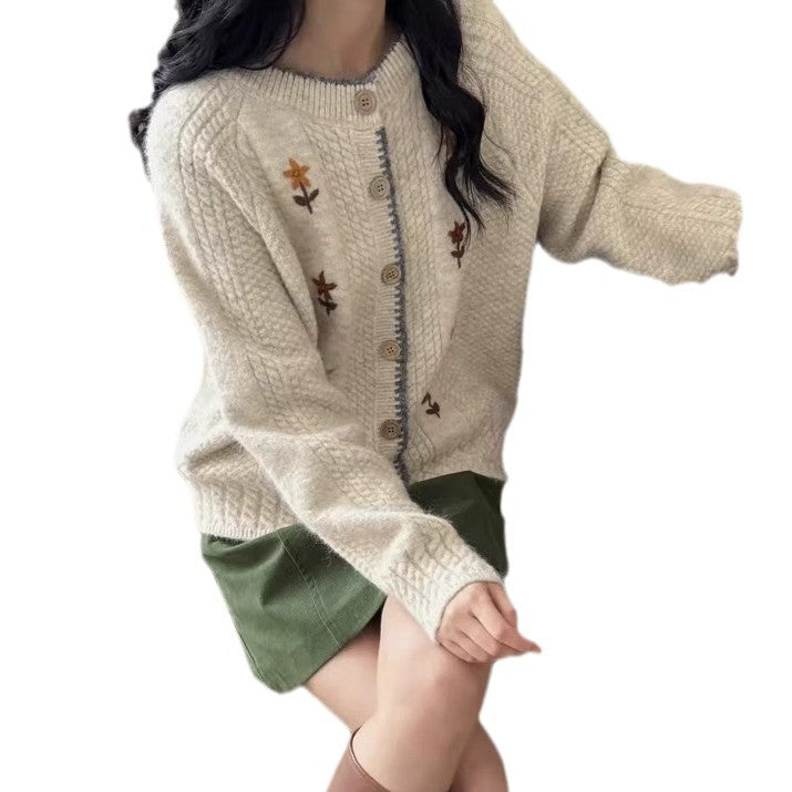 Damen Strickjacke mit floralem Design und hochwertigen Knopfdetails Mirla-Eva Jonsson