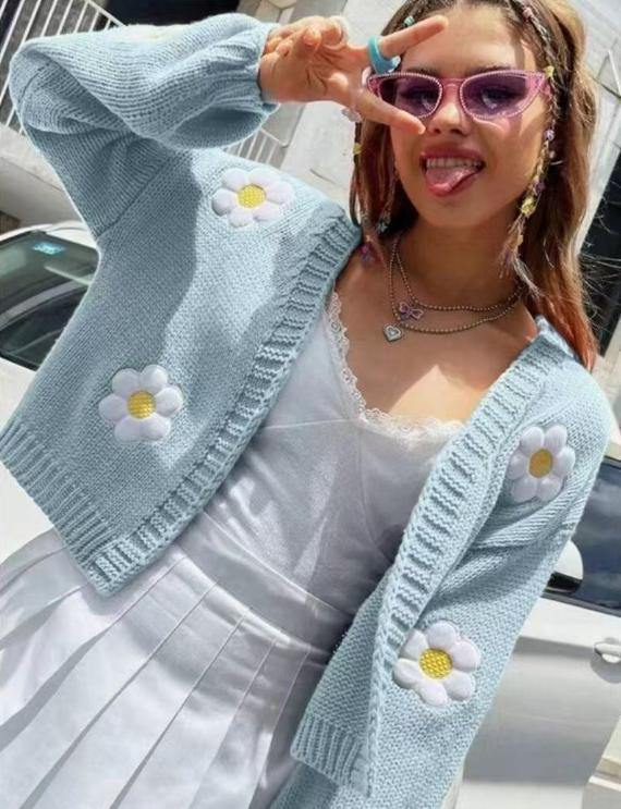Damen Strickjacke mit floralen Applikationen Mirla-Eva Jonsson