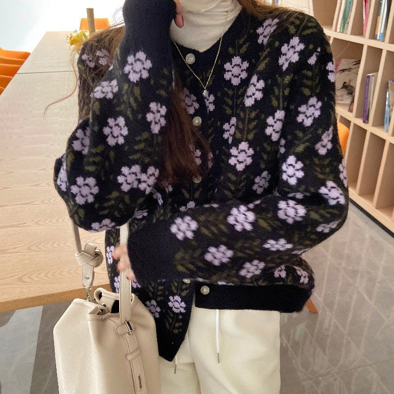 Damen Strickjacke mit floralen Muster und Knöpfen Mirla-Eva Jonsson