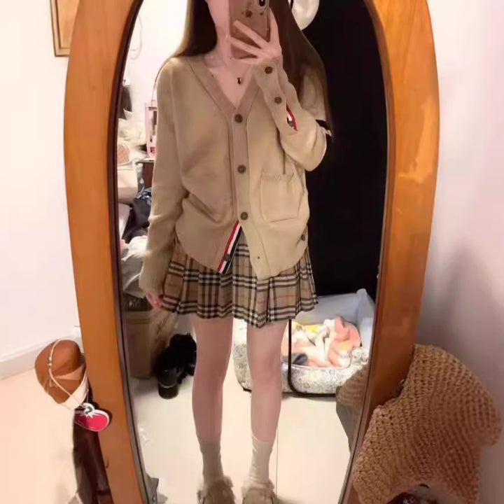 Damen Strickjacke mit hohen Taschen und grafischen Akzenten Mirla-Eva Jonsson