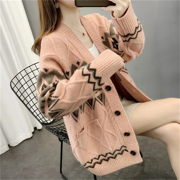 Damen Strickjacke mit modernem Zopf- und geometrischem Muster Eva Jonsson-Eva Jonsson