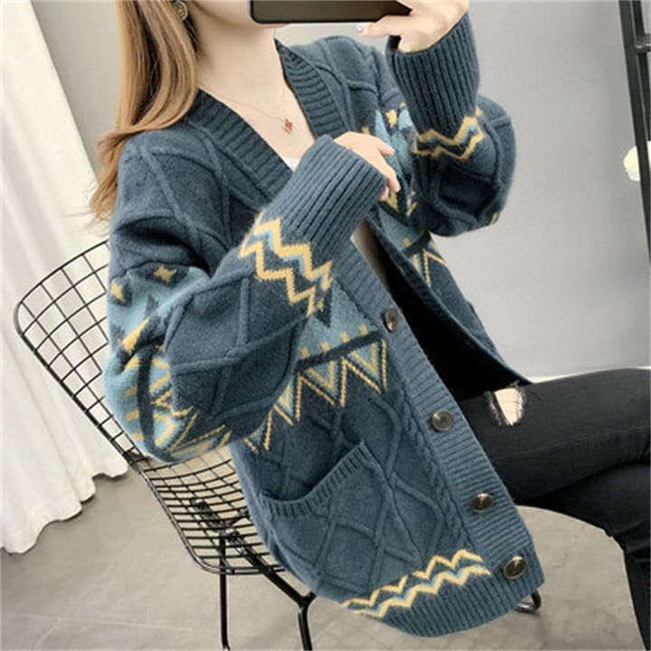 Damen Strickjacke mit modernem Zopf- und geometrischem Muster Eva Jonsson-Eva Jonsson