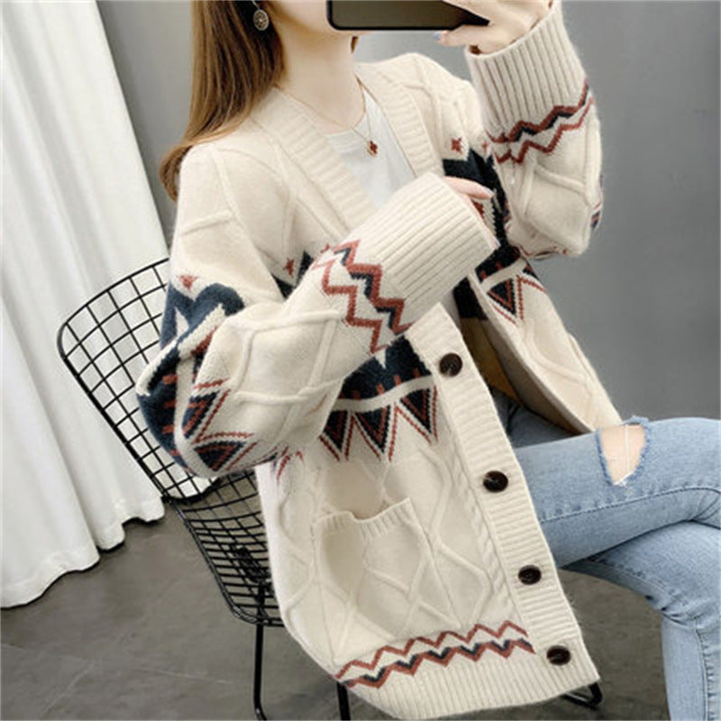 Damen Strickjacke mit modernem Zopf- und geometrischem Muster Eva Jonsson-Eva Jonsson