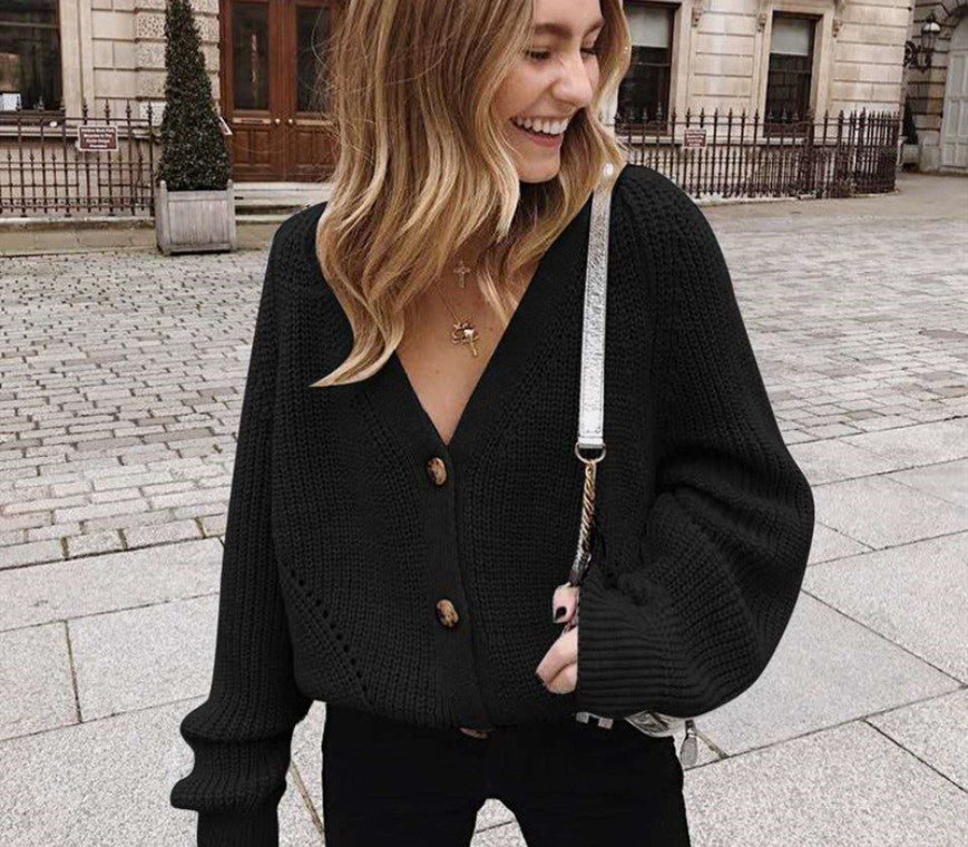 Damen Strickjacke mit tiefem V-Ausschnitt und Knöpfen Mirla-Eva Jonsson