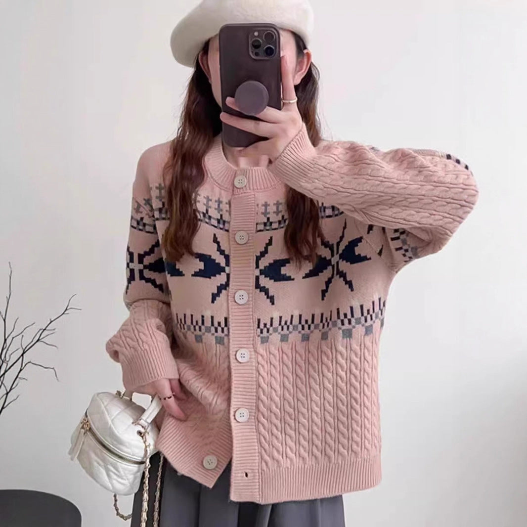 Damen Strickjacke mit traditionellen Mustern und großen Knöpfen Eva Jonsson-Eva Jonsson