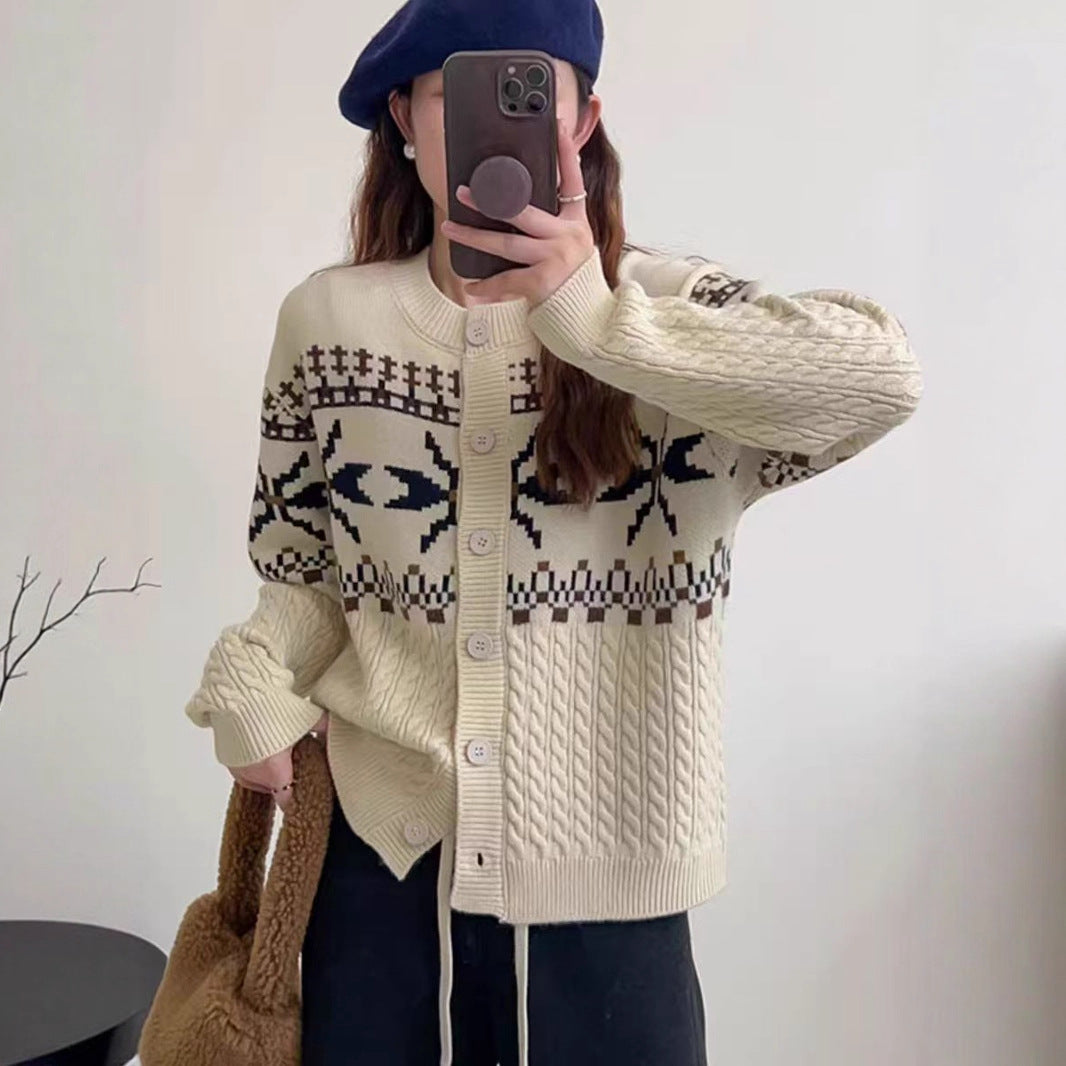 Damen Strickjacke mit traditionellen Mustern und großen Knöpfen Eva Jonsson-Eva Jonsson