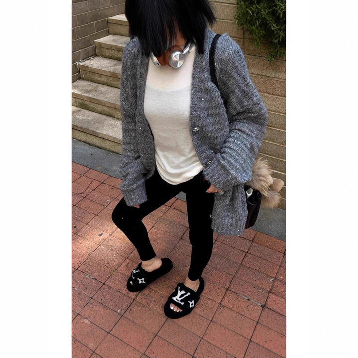 Damen Strickjacke mit voluminösen Ärmeln und einzigartiger Maschenstruktur Mirla-Eva Jonsson