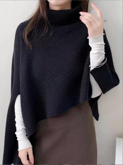 Damen Strickponcho mit hohem Kragen und asymmetrischem Schnitt Mirla-Eva Jonsson