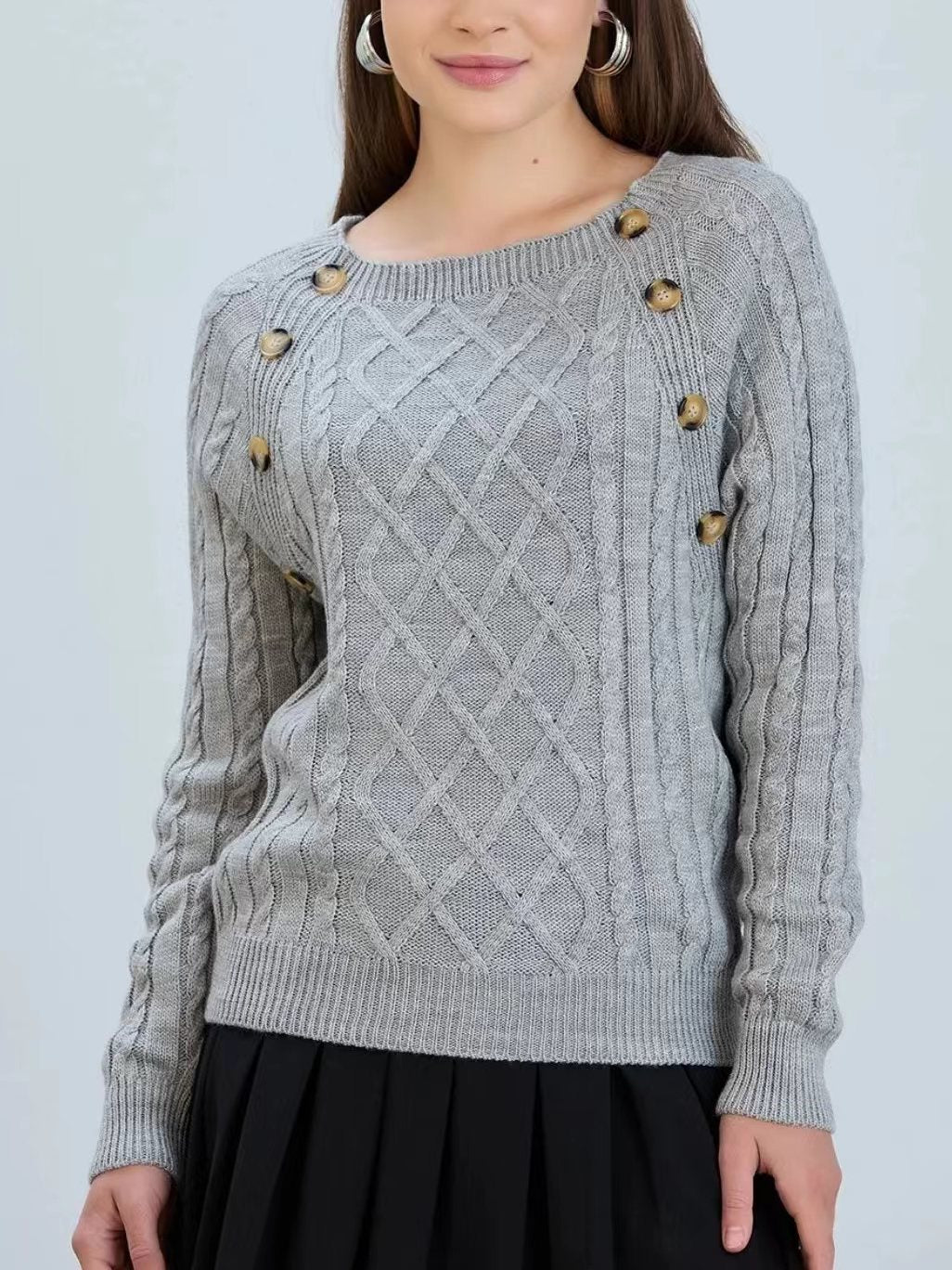 Damen Strickpullover mit klassischem Rautenmuster und dekorativen Knöpfen Mirla-Eva Jonsson
