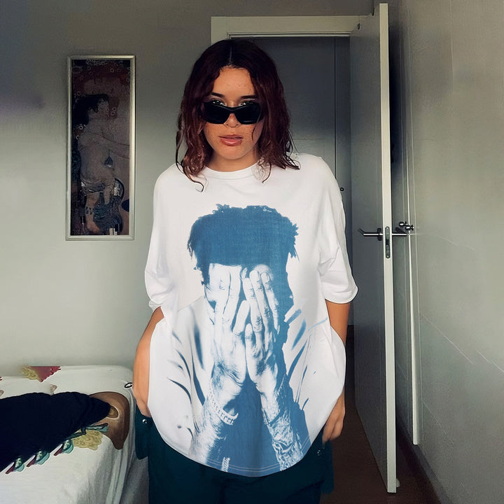 Damen T-shirt med glittrande korsdesign och avslappnad passform Mirla-Eva Jonsson