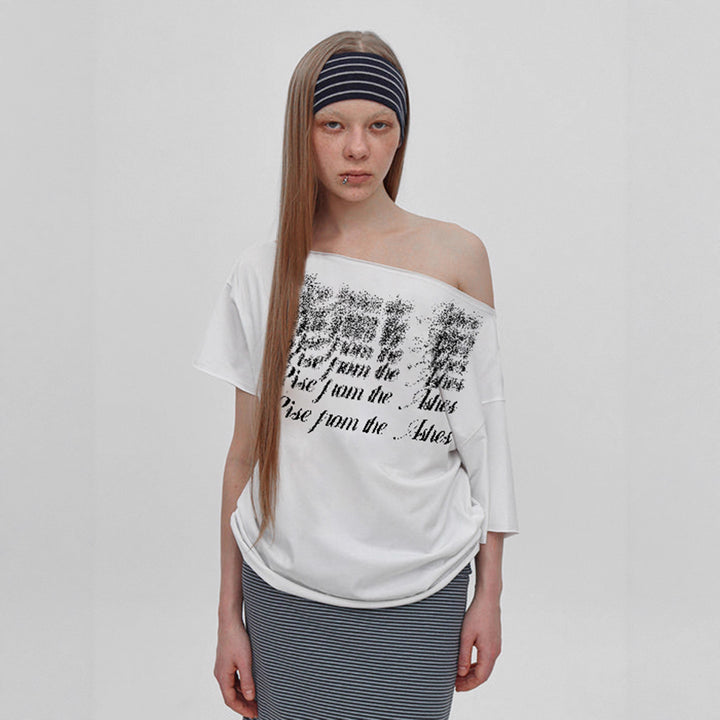 Damen T-shirt med modernt V-urringning och glittrande strasskors Mirla-Eva Jonsson