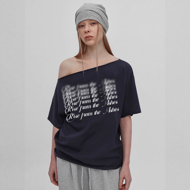 Damen T-shirt med modernt V-urringning och glittrande strasskors Mirla-Eva Jonsson