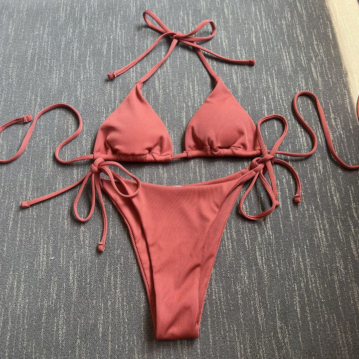 Damen Triangel-Bikini-Set med justerbara bindband och ribbat design Mirla-Eva Jonsson
