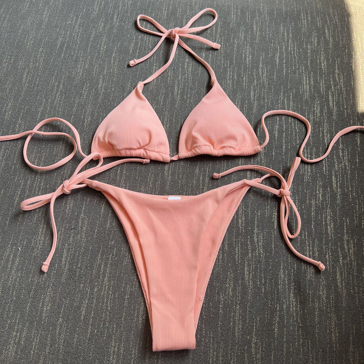 Damen Triangel-Bikini-Set med justerbara bindband och ribbat design Mirla-Eva Jonsson