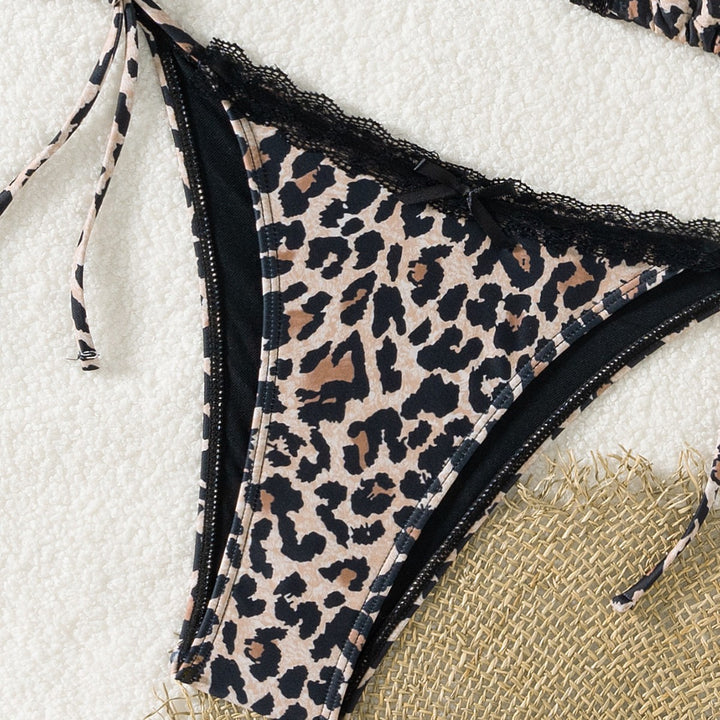 Damen Triangel-Bikini mit Spitzendetails und verstellbaren Trägern Mirla-Eva Jonsson