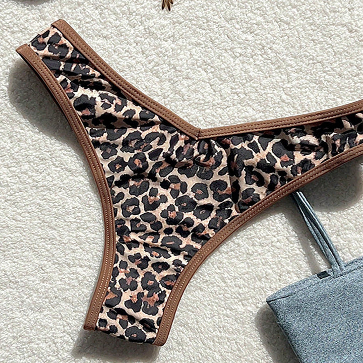 Damen Triangel-Bikini mit exotischem Print und verstellbaren Trägern Mirla-Eva Jonsson