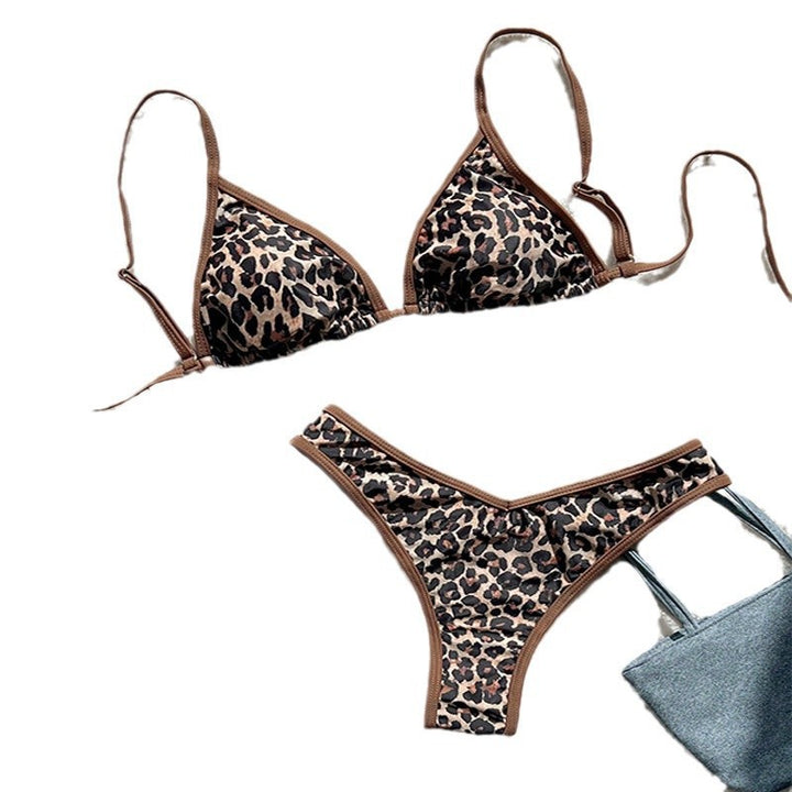 Damen Triangel-Bikini mit exotischem Print und verstellbaren Trägern Mirla-Eva Jonsson