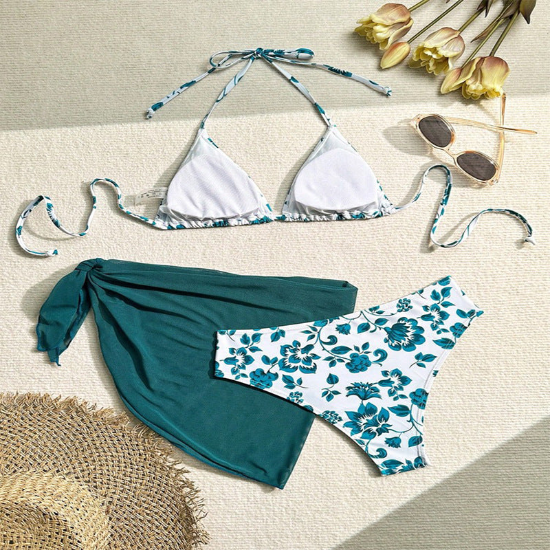 Damen Triangle Bikini Set med blommönster och matchande omslagskjol Mirla-Eva Jonsson