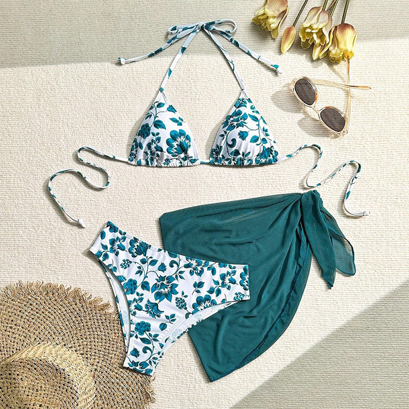 Damen Triangle Bikini Set med blommönster och matchande omslagskjol Mirla-Eva Jonsson
