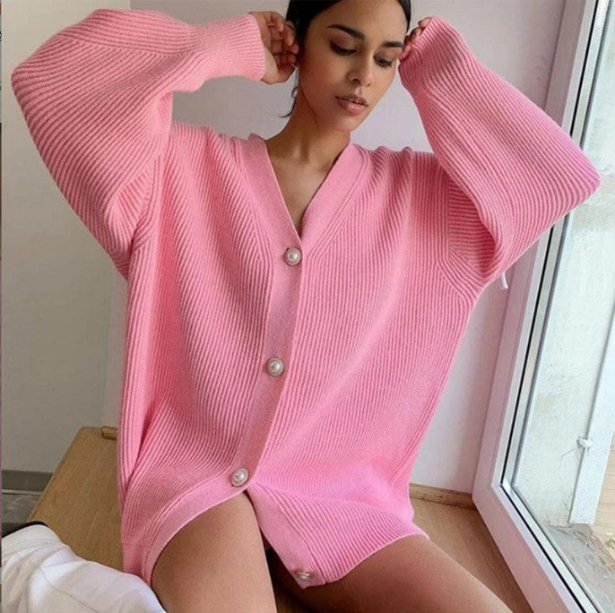 Damen Übergroße Strickjacke mit tiefem V-Ausschnitt und eleganten Knöpfen Mirla-Eva Jonsson
