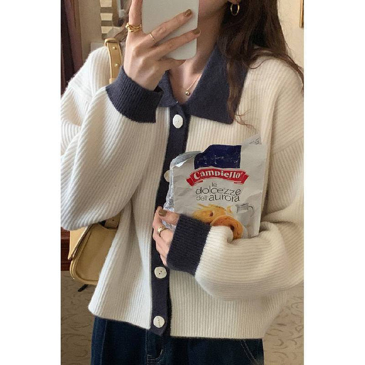 Damen Übergrößen Strickjacke mit kontrastierenden Kragen und Knopfdetail Mirla-Eva Jonsson