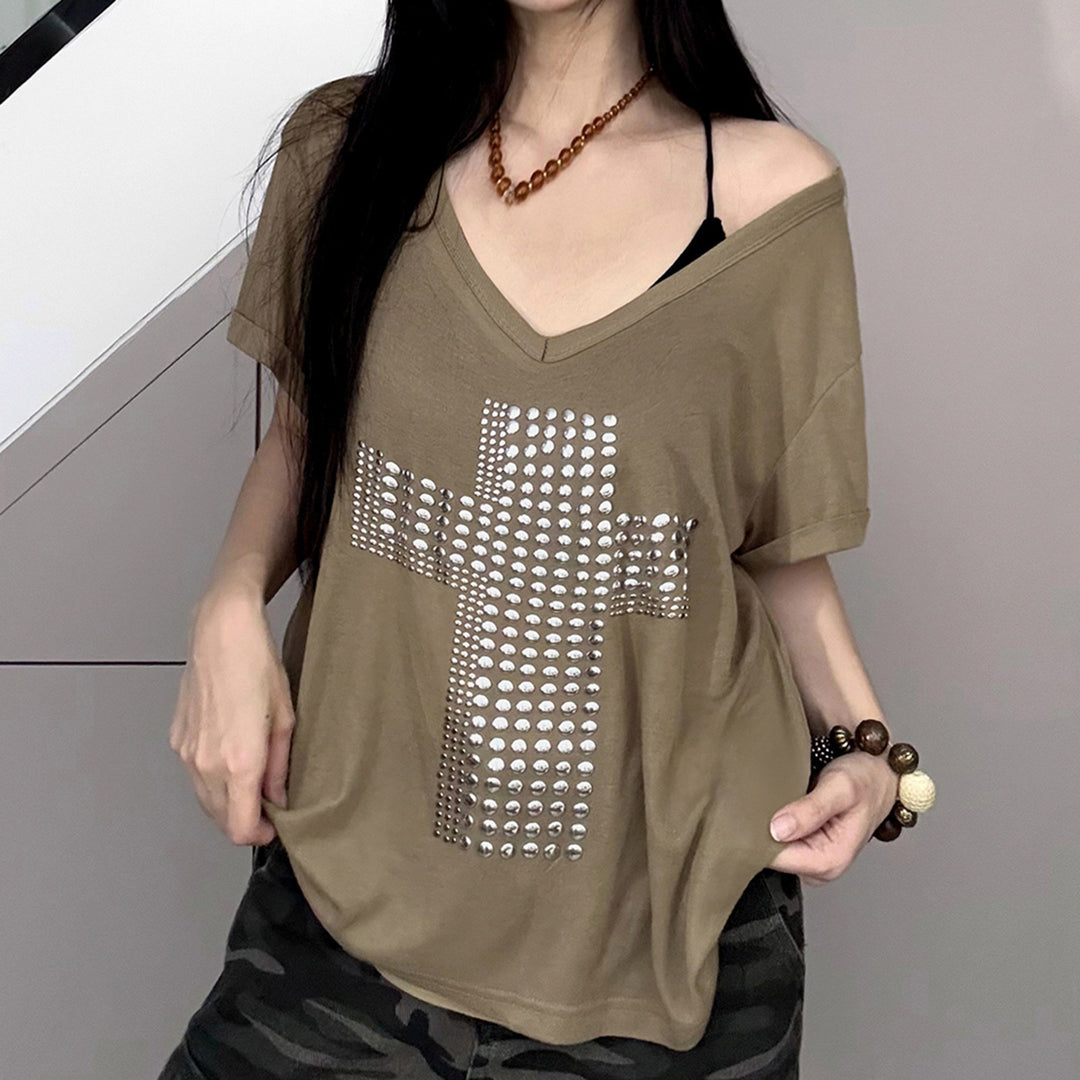 Damen V-hals T-shirt med stiligt nitar-dekor Mirla-Eva Jonsson